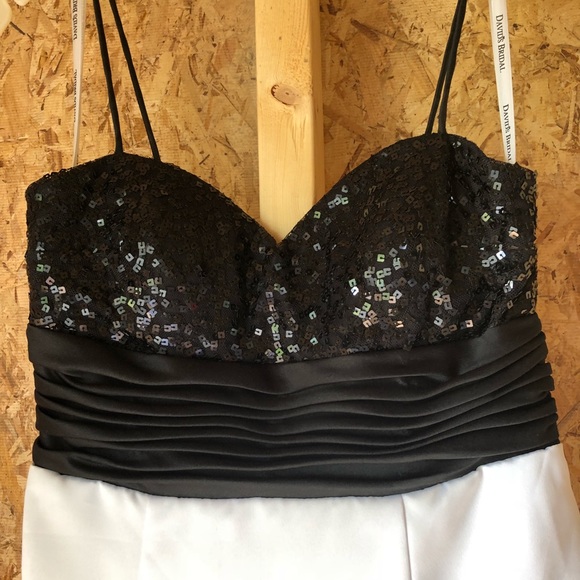 Formal dress - Picture 2 of 4